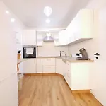 61 M2 Erdgeschosswohnung Mit Eigenem Parkplatz Vorm Haus *