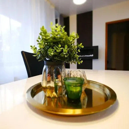 Lägenhet 61 M2 Erdgeschosswohnung Mit Eigenem Parkplatz Vorm Haus *