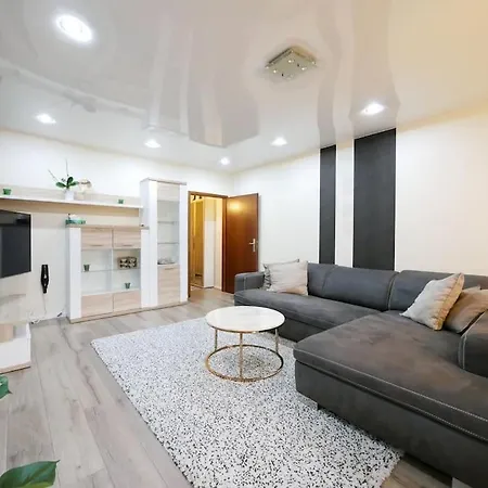 61 M2 Erdgeschosswohnung Mit Eigenem Parkplatz Vorm Haus Osnabrück