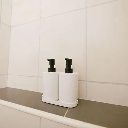 61 M2 Erdgeschosswohnung Mit Eigenem Parkplatz Vorm Haus *