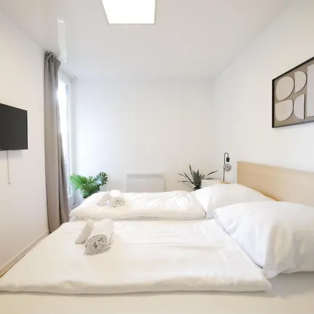 61 M2 Erdgeschosswohnung Mit Eigenem Parkplatz Vorm Haus