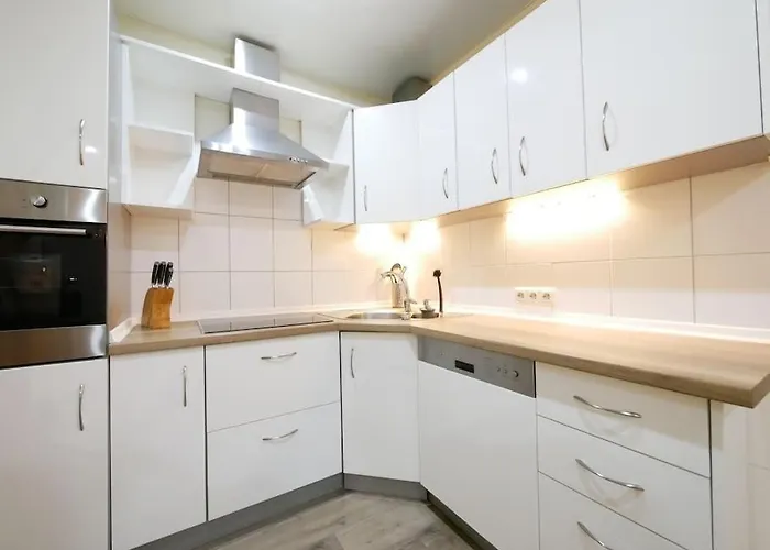 61 M2 Erdgeschosswohnung Mit Eigenem Parkplatz Vorm Haus