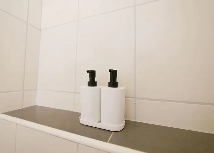 61 M2 Erdgeschosswohnung Mit Eigenem Parkplatz Vorm Haus *